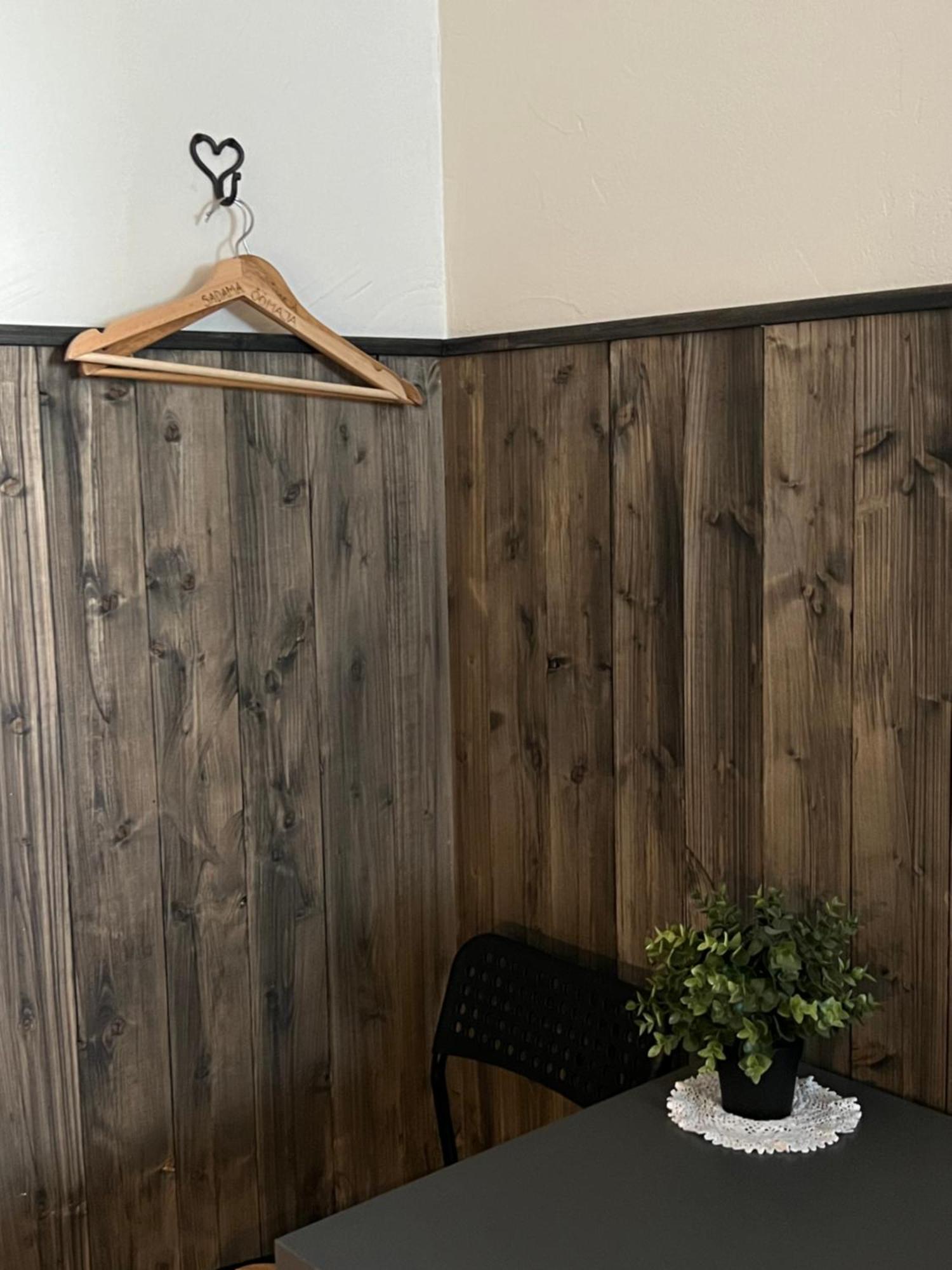 Kihnu Sadama Oeoemaja Guesthouse Lemsi Экстерьер фото