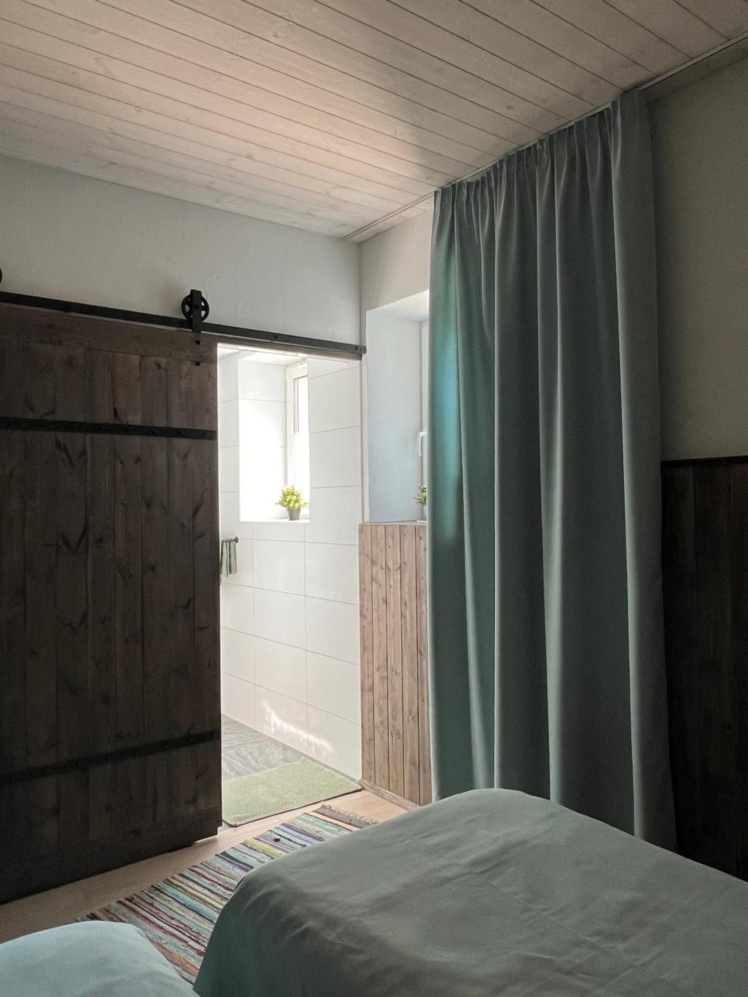 Kihnu Sadama Oeoemaja Guesthouse Lemsi Экстерьер фото