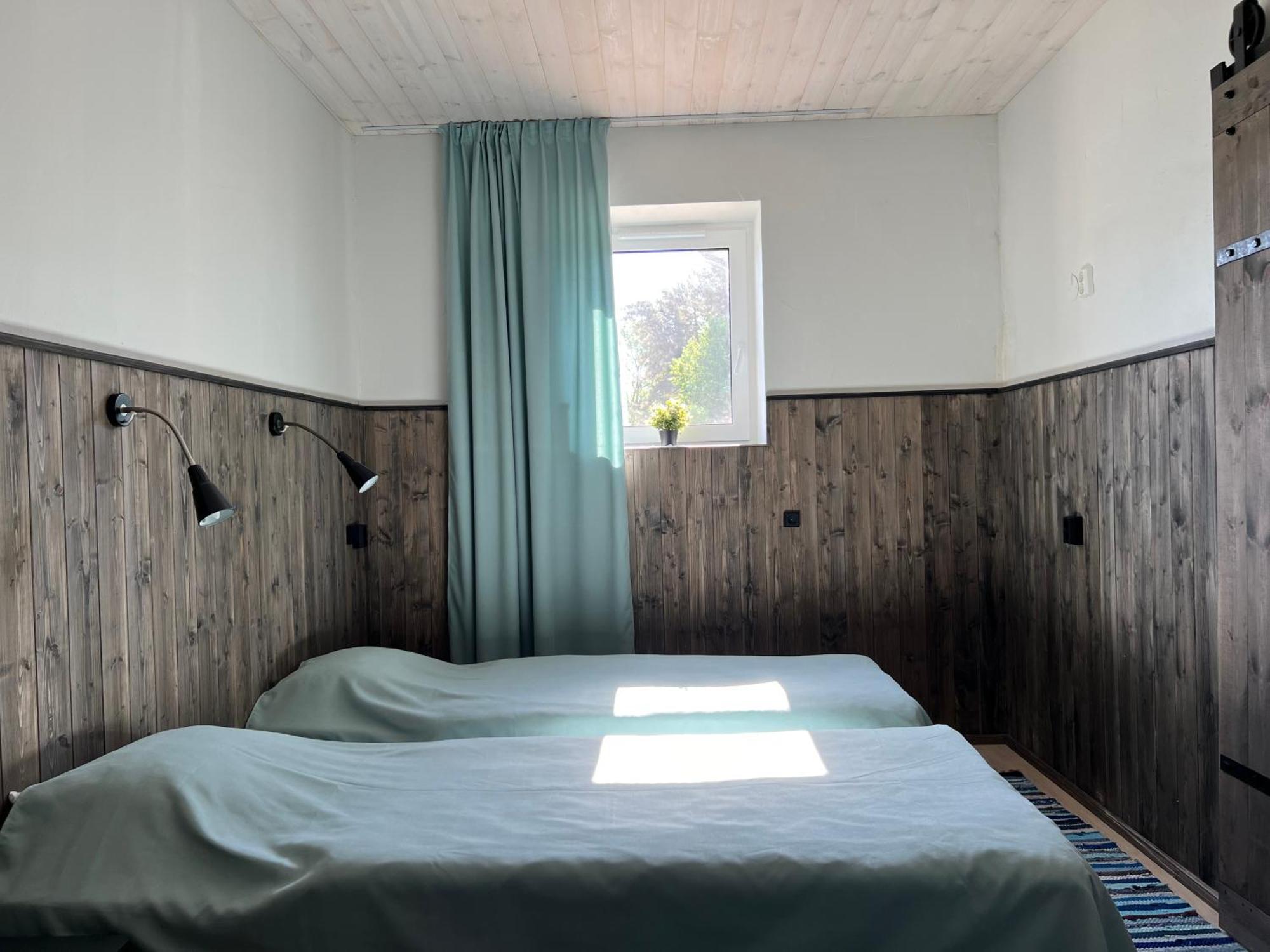 Kihnu Sadama Oeoemaja Guesthouse Lemsi Экстерьер фото