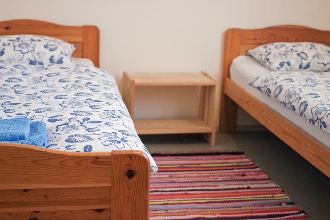 Kihnu Sadama Oeoemaja Guesthouse Lemsi Экстерьер фото